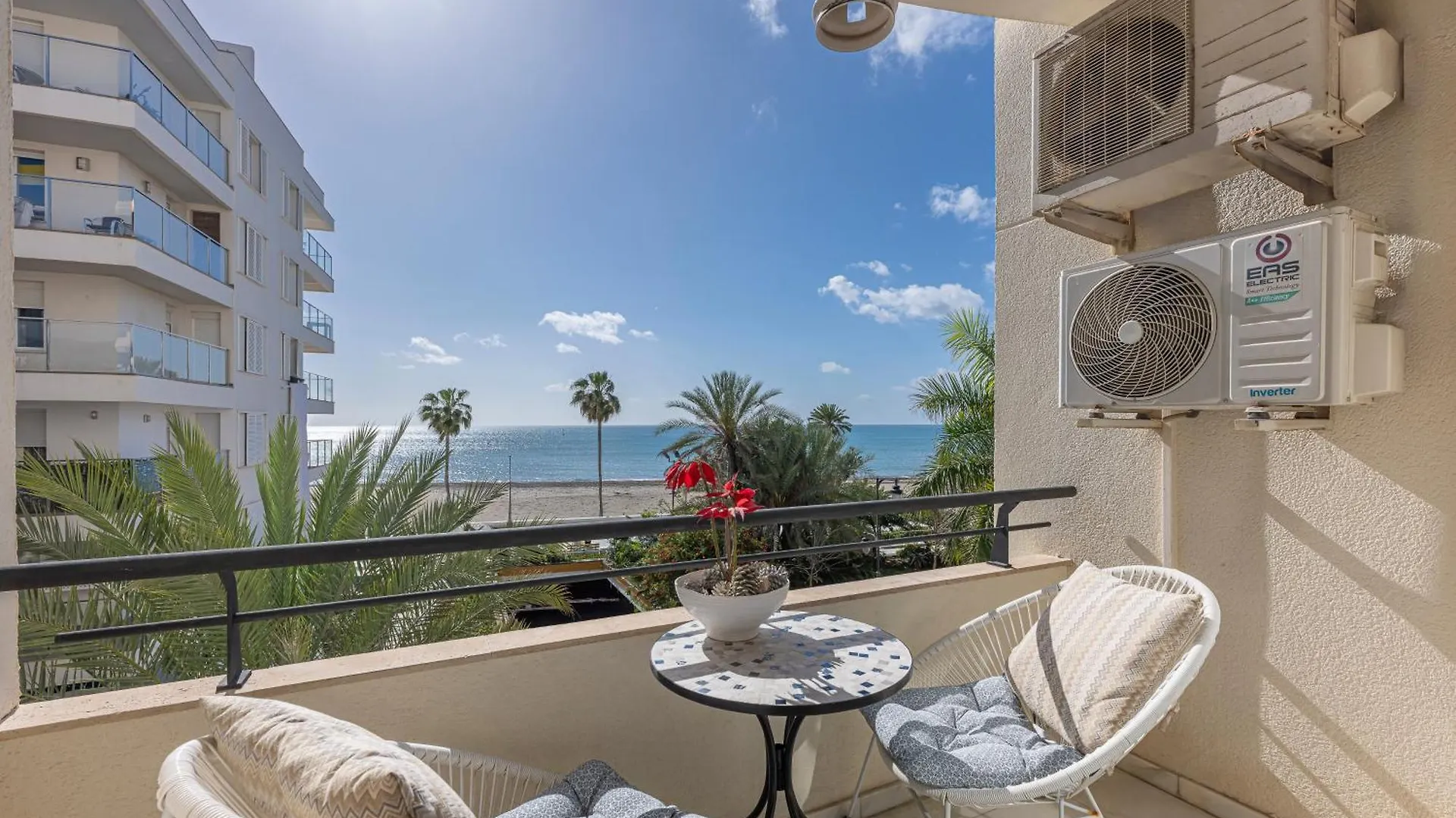 Cozy & Comfy Seaside Retreat In Estepona Spain